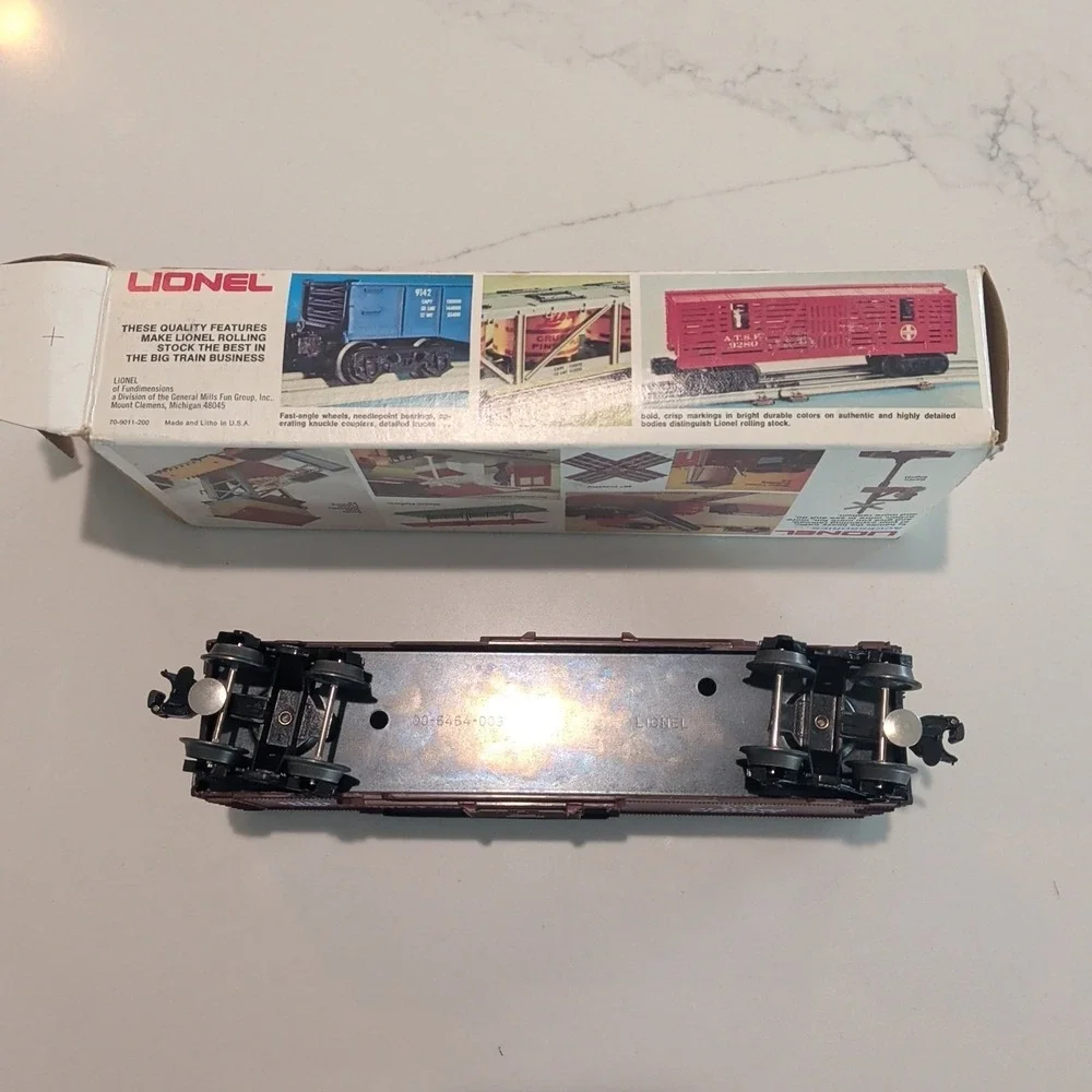 1980 USA Lionel Union Pacific Freight Carrier Box Car NOS 6-9419